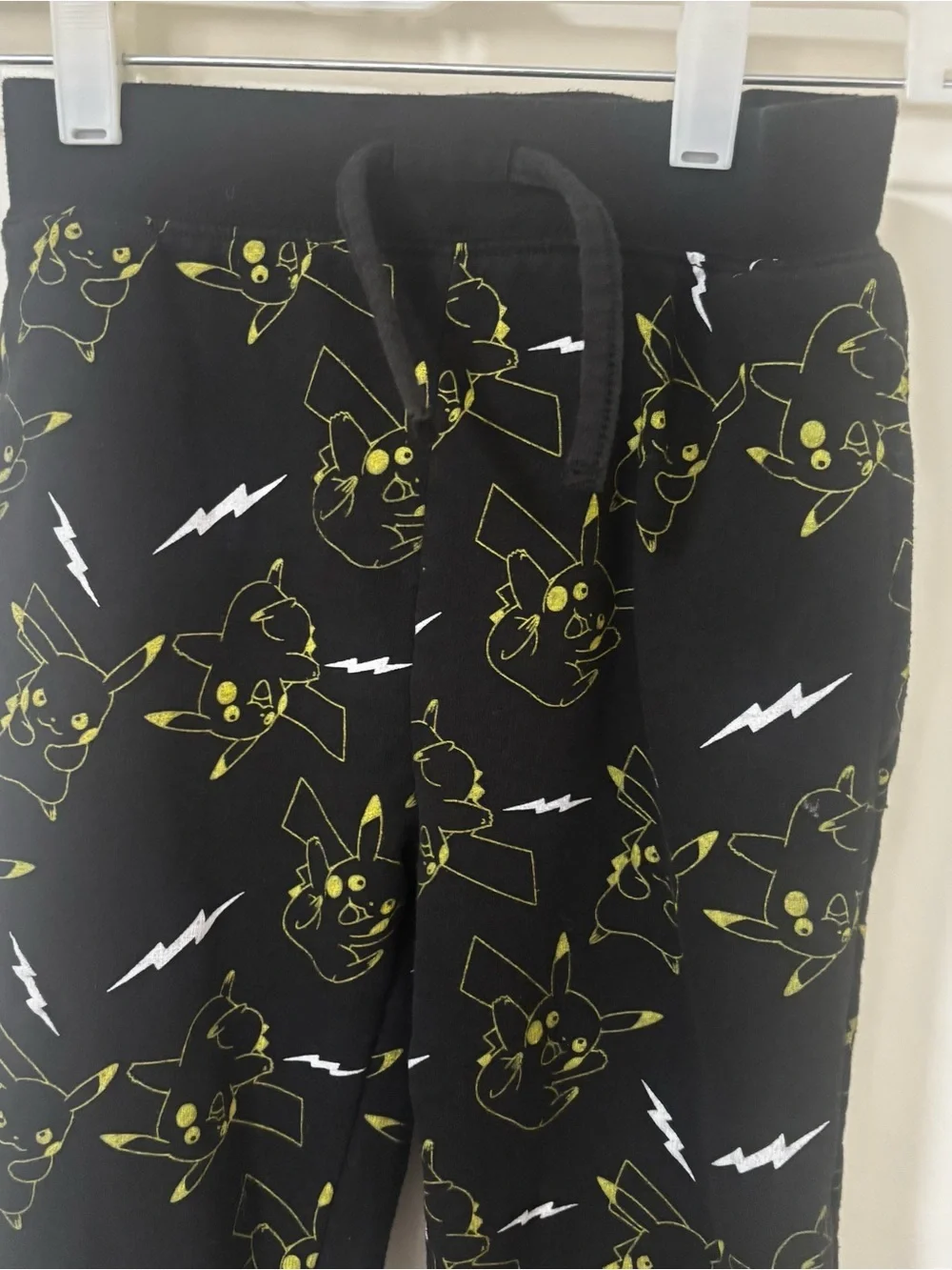 3/$15 Pokémon boys yellow Black Pikachu Lightning Jogger Pants size M